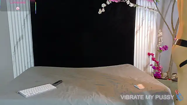 Danteandviolete cr online show from April 2026 11:31:02 AM