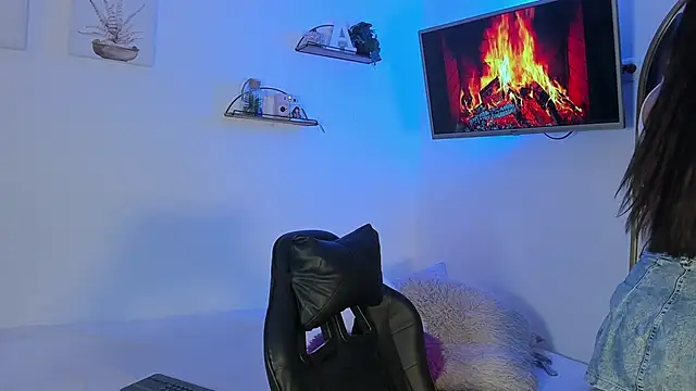 AlaiaRogers online show from May 2026 10:42:02 AM