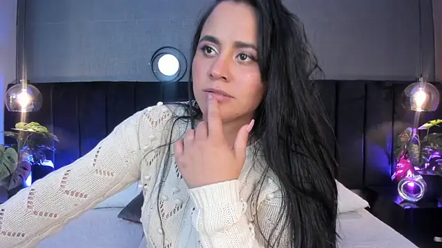 alejandra  garcia online show from April 2026 09:01:01 PM