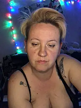 SofiaAmour online show from April 2026 08:00:02 PM