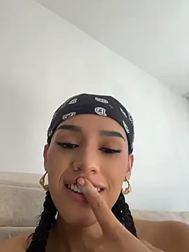 Mia-villalobos online show from July 2026 02:22:02 PM