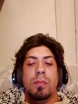 iShon777 online show from April 2026 11:00:01 PM