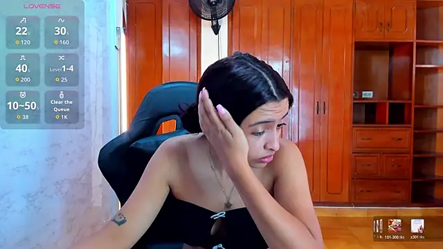 lizzie skinny online show from April 2026 07:08:01 PM