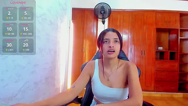 lizzie skinny online show from June 2026 07:09:02 PM