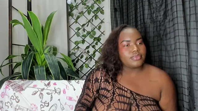 Snapshot of sophie_blake1 chatting on June 2026 12:43:01 PM sophie blake1 online show from June 2026 12:43:01 PM