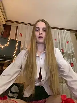 LunaVey online show from June 2026 06:19:02 PM