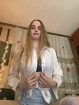 LunaVey online show from June 2026 06:17:02 PM