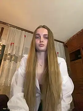 LunaVey online show from June 2026 06:18:02 PM