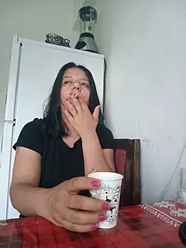Snapshot of roxana_e43 chatting on June 2026 03:07:01 AM roxana e43 online show from June 2026 03:07:01 AM