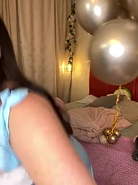 Caandace online show from May 2026 08:17:02 PM