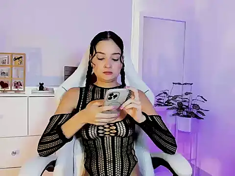 Snapshot of julietha_miller chatting on April 2026 05:30:01 PM julietha miller online show from April 2026 05:30:01 PM