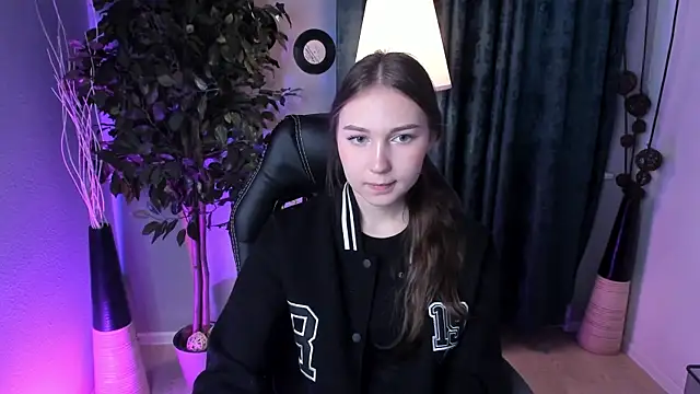 OliviaLang online show from March 2026 11:39:01 AM