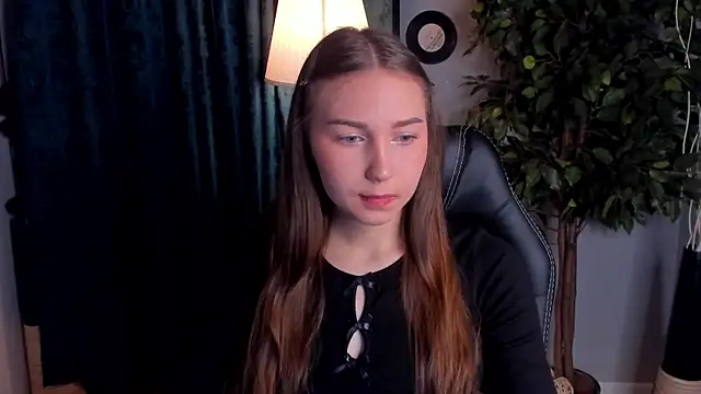 Snapshot of OliviaLang chatting on April 2026 11:30:02 AM OliviaLang online show from April 2026 11:30:02 AM