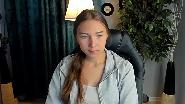 Snapshot of OliviaLang chatting on May 2026 10:55:01 AM OliviaLang online show from May 2026 10:55:01 AM