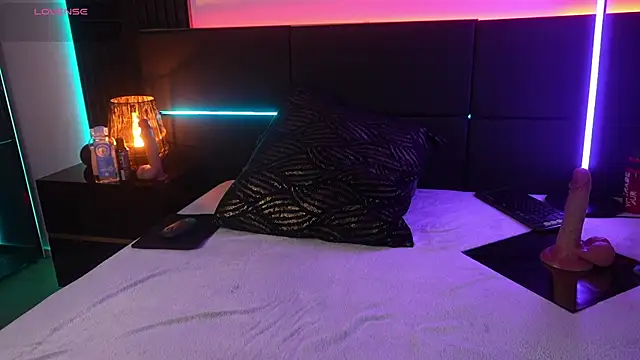 Scarlet6Sins online show from April 2026 06:32:02 PM