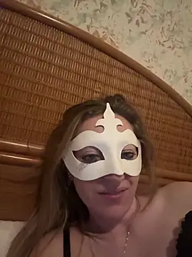 AdamoedEva online show from April 2026 09:12:02 PM