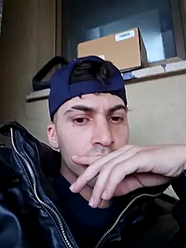 Andreakkkk online show from March 2026 04:57:01 PM