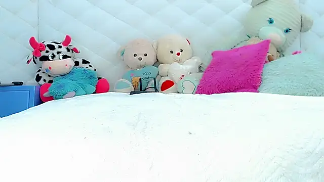 catriona queen16 online show from March 2026 04:35:01 AM