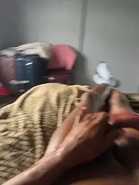 Snapshot of BumbleBee84 chatting on May 2026 10:34:01 AM BumbleBee84 online show from May 2026 10:34:01 AM
