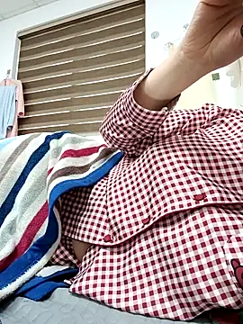Snapshot of Suka-mon chatting on April 2026 09:39:01 AM Suka-mon online show from April 2026 09:39:01 AM