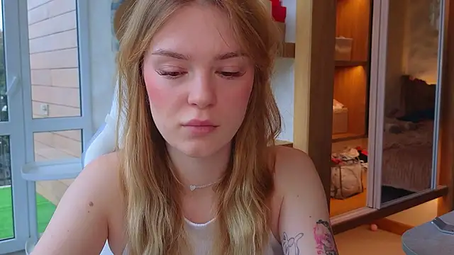 cyberl0ve  online show from March 2026 02:39:02 PM