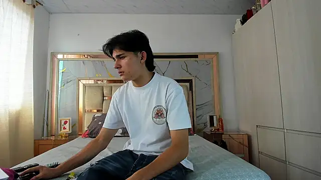 monky 0002 online show from March 2026 07:28:01 PM