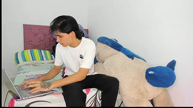 monky 0002 online show from August 2026 01:35:02 PM