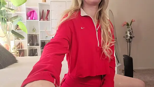 polly peach online show from March 2026 03:29:01 PM