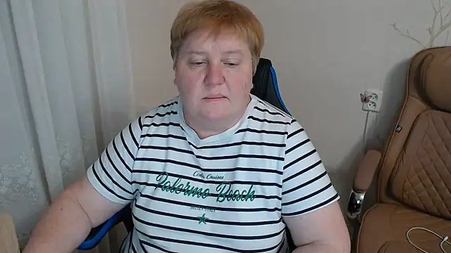 Snapshot of Free_Butterfly7 chatting on June 2026 08:53:01 PM Free Butterfly7 online show from June 2026 08:53:01 PM