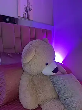 Snapshot of Taylor__0 chatting on June 2026 01:00:02 PM Taylor 0 online show from June 2026 01:00:02 PM