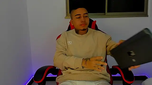 Mnell28 online show from March 2026 07:11:02 AM