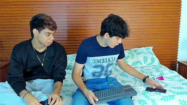 peakk twiinns online show from March 2026 11:37:02 AM