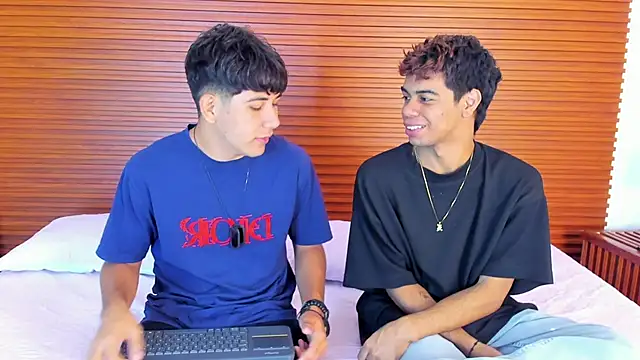 peakk twiinns online show from April 2026 11:21:02 AM