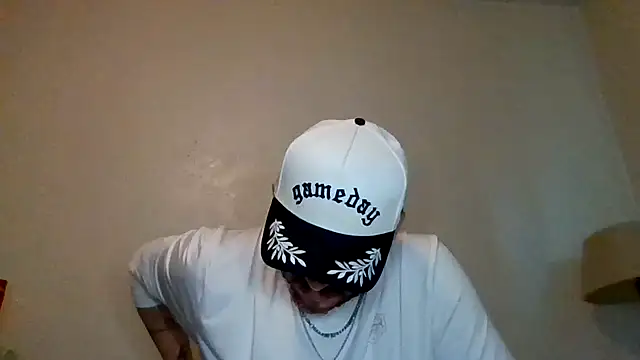 TallHungandCloudy69 online show from April 2026 10:37:01 PM