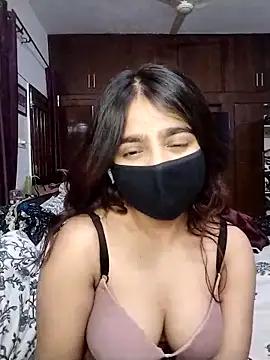 Ishaa 22 online show from April 2026 07:33:02 PM