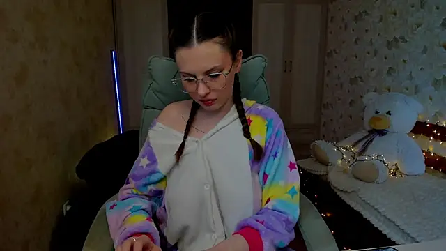 LoraTempt online show from April 2026 07:31:01 AM