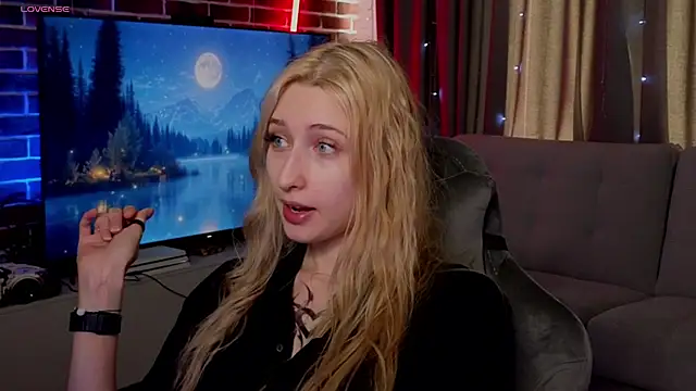 Snapshot of Emma_Willson chatting on July 2026 10:24:01 AM Emma Willson online show from July 2026 10:24:01 AM
