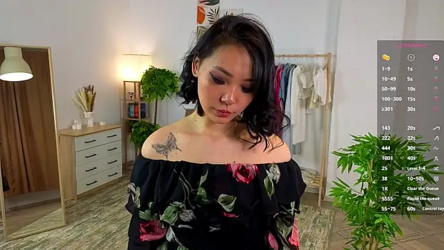 SuzySult online show from March 2026 03:06:02 PM