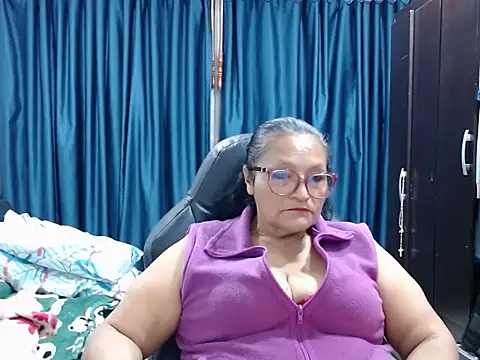  BellaNocturna online show from April 2026 03:28:01 AM