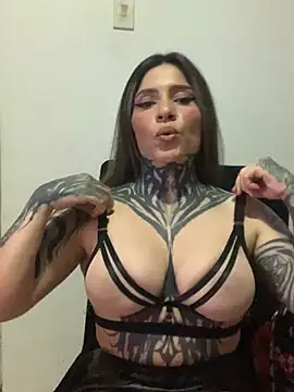 Snapshot of AlanaRoa_ chatting on July 2026 04:30:02 AM AlanaRoa online show from July 2026 04:30:02 AM