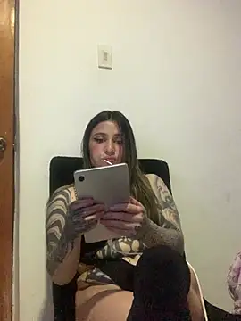 Snapshot of AlanaRoa_ chatting on July 2026 06:47:02 AM AlanaRoa online show from July 2026 06:47:02 AM