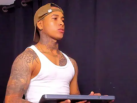 Snapshot of tyler_bell_ chatting on March 2026 02:01:01 PM tyler bell online show from March 2026 02:01:01 PM