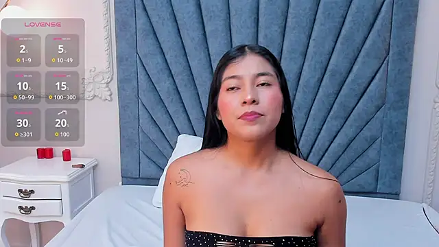 Snapshot of Leandra-Johnson chatting on April 2026 01:48:02 PM Leandra-Johnson online show from April 2026 01:48:02 PM
