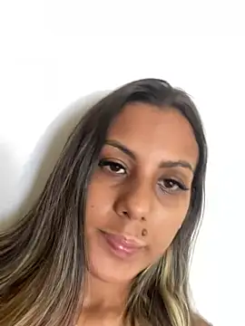 kifanyy online show from April 2026 01:00:02 PM