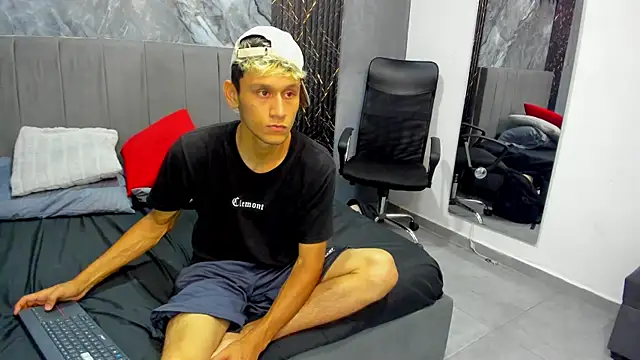 TedyX99 online show from April 2026 01:48:02 PM