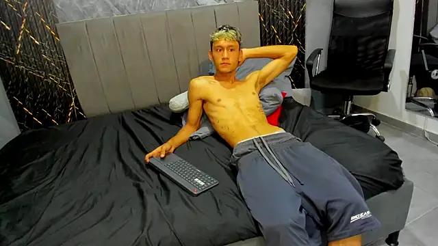 TedyX99 online show from April 2026 07:58:01 PM