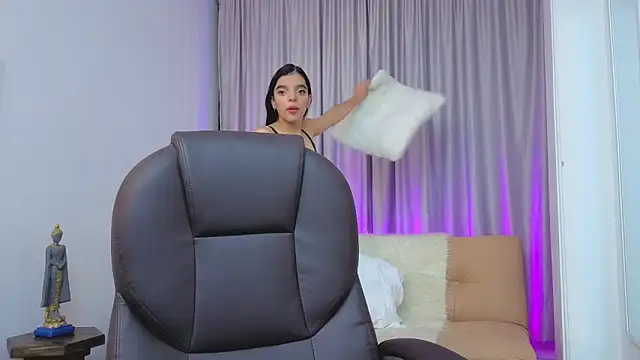 Thalia parkerr  online show from April 2026 12:06:02 PM