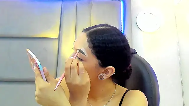 EllaEvanzz online show from March 2026 02:47:02 PM