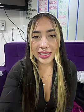 ManuelaVeeleez online show from May 2026 04:41:01 AM