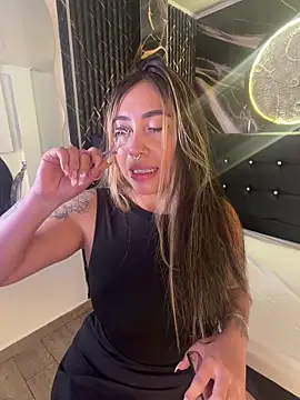 ManuelaVeeleez online show from May 2026 03:36:02 AM